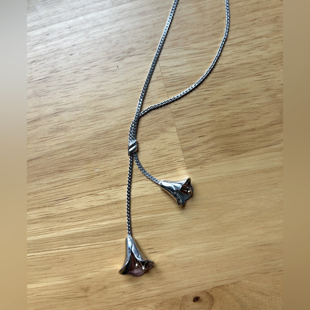 Avon lily floral bolo necklace